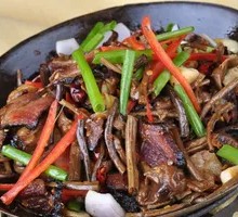 Preserved Pork with Tree Mushroom Stir-fry