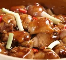 Skillet Oil-Poured Sliding Pork Slices