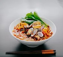 Sour Cabbage Clam Rice Noodles