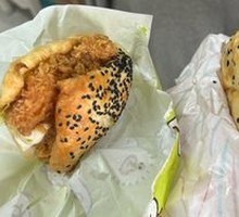 Spicy Chicken Leg Chinese Burger