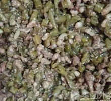 Stir-fried Cowpeas with Meat Sauce