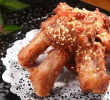 Golden Garlic Pork Ribs