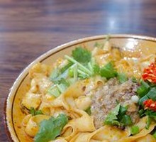 Fresh Pepper Beef Daoxiao Noodles