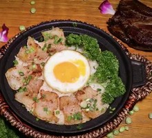 Sichuan-style Pork Belly and Potato Baozi Rice