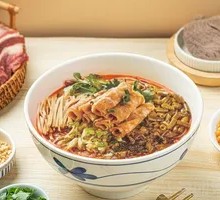 Spicy Sour Beef Noodle Soup