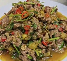 Hunan-style Stir-fried Beef with Green Peppers