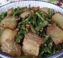 Wild Leek Stir-fried with Preserved Pork