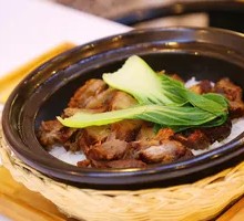 Stewed Pork Rib Rice in Clay Pot