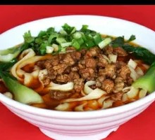 Spicy Chicken丁 Noodles with Daoxiao Noodles