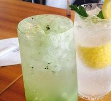 Kiwi Sparkling Water