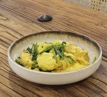 Stir-Fried Eggs with Wild Chives