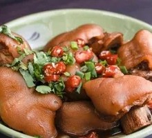 Tender Pig's Trotter