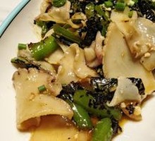Stir-Fried Chili and Snail Slices