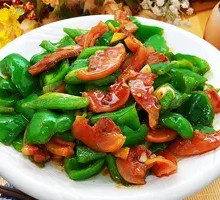 Green Pepper Stir-fried Braised Pork Head