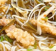 Sour Cabbage and Pork Crisp