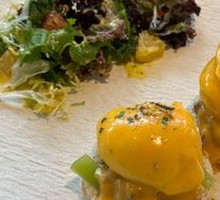 Shredded Pork Benedict Egg