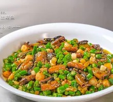 Green Pepper Eel Stir-fry