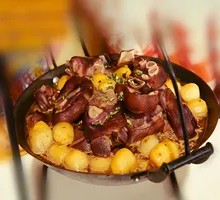 Braised Pig's Feet with Potatoes