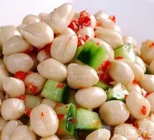 Fresh Pepper and Peanut Salad