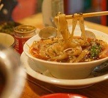 Clam Hot Pot Noodles