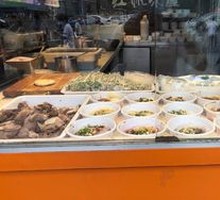 Huakui with Braised Pork