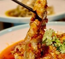 Fried Small Carp with Garlic