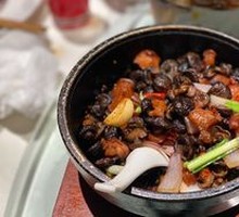 Braised Pork Shank with Small Mushrooms