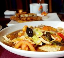 Fried Rice Noodles with Pork