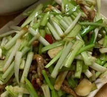 Shredded Pork with Leek Greens