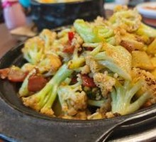 Spicy Cauliflower in Hot Pot