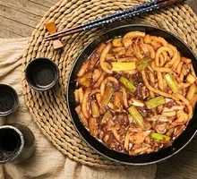 Wild Pepper Stir-Fried Rice Noodles