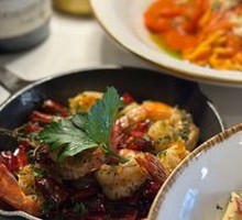 Oil-Infused Garlic Spicy Shrimp