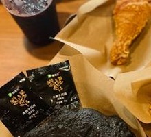 Black Gold Sichuan Pepper Crispy Pork Leg