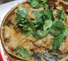 Steamed Pork Intestines with Rice Flour