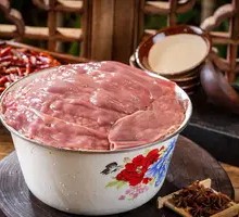 Sliced Pork Kidney with Big Knife