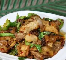 Stir-fried Pork with Garlic Shoots