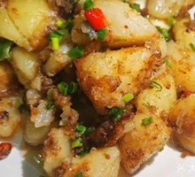 Stir-Fried Potato with Spicy Sauce