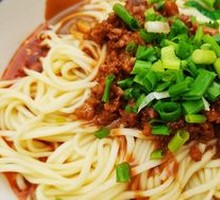 Dry Tossed Noodles with Pork Sauce