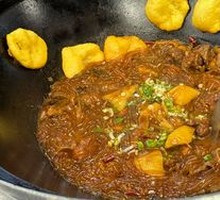 Stewed Chicken in Iron Pot