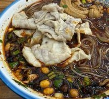 Pork Intestine and Lung Noodles