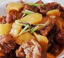 Stewed Pork Ribs with Potatoes