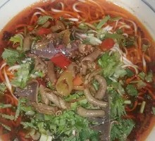 Sichuan-style Pepper Chicken Offal Noodles