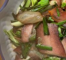 Stir-fried腊肉 with Garlic Shoots