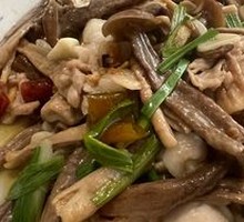 Stir-fried Pork with Tea Tree Mushrooms