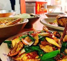Stir-fried Pork with Garlic Shoots
