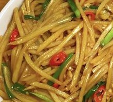 Sliced Potatoes with Green Pepper