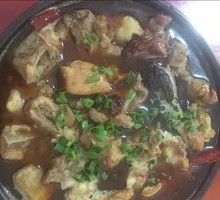 Braised Pork Ribs with Potatoes in Clay Pot