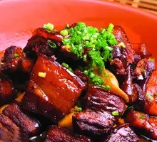 Braised Pork with Tea Tree Mushrooms