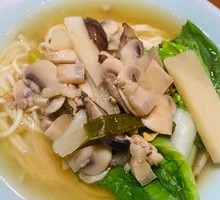 Seafood Daoxiao Noodles