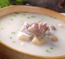 Lotus Root and Pig Trotter Soup